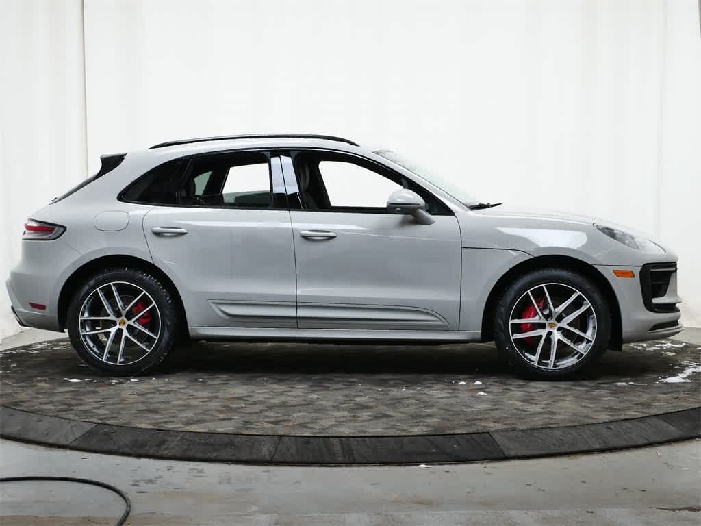 Thumbnail: 2026 Porsche Macan - 8