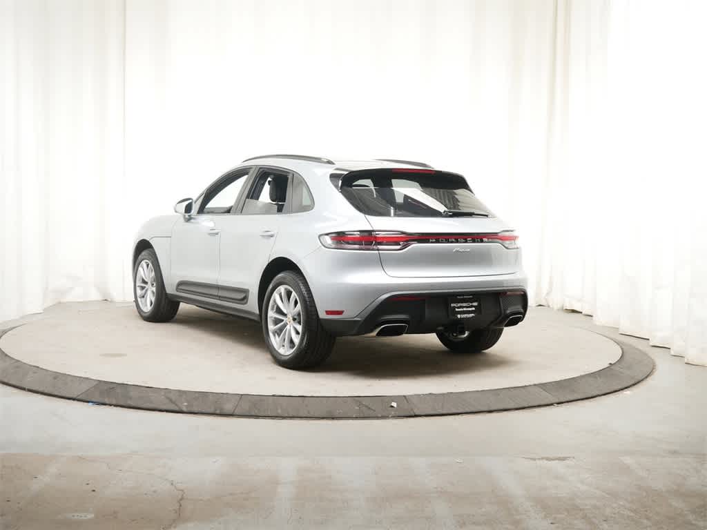 2024 Porsche Macan Base 3