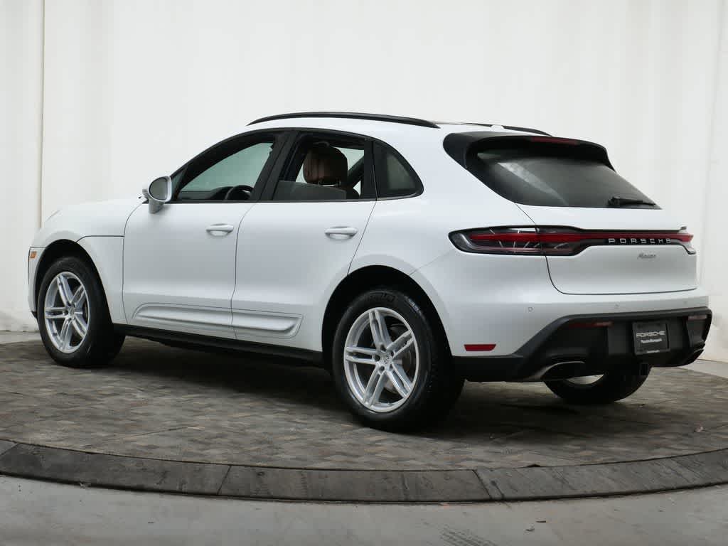 Thumbnail: 2025 Porsche Macan - 3