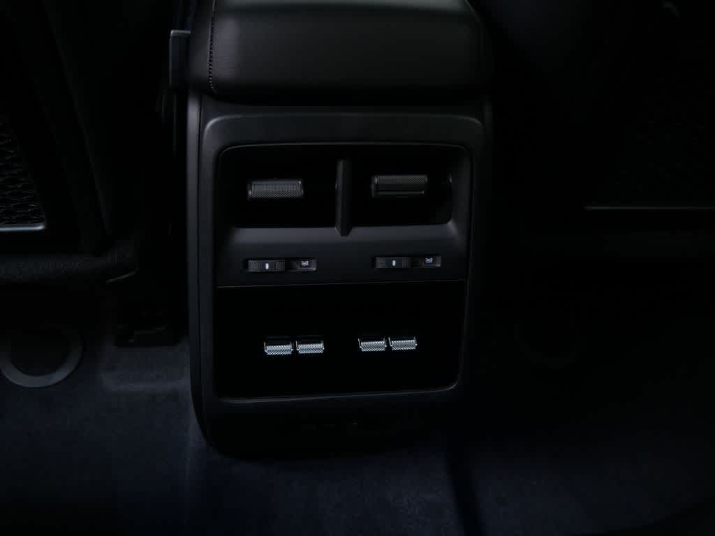 Thumbnail: 2026 Porsche Macan - 15