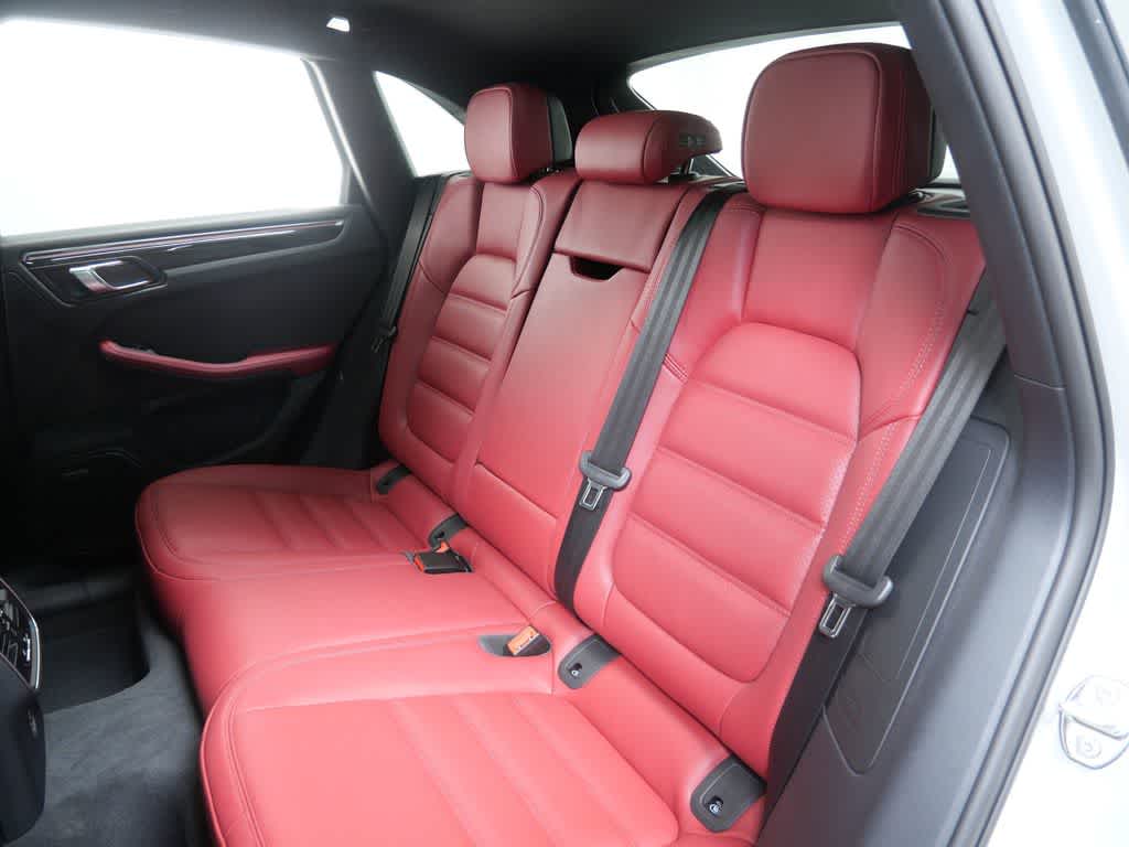 Thumbnail: 2026 Porsche Macan - 13