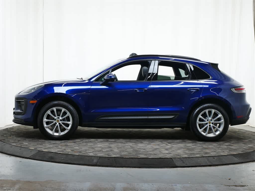 Thumbnail: 2025 Porsche Macan - 2