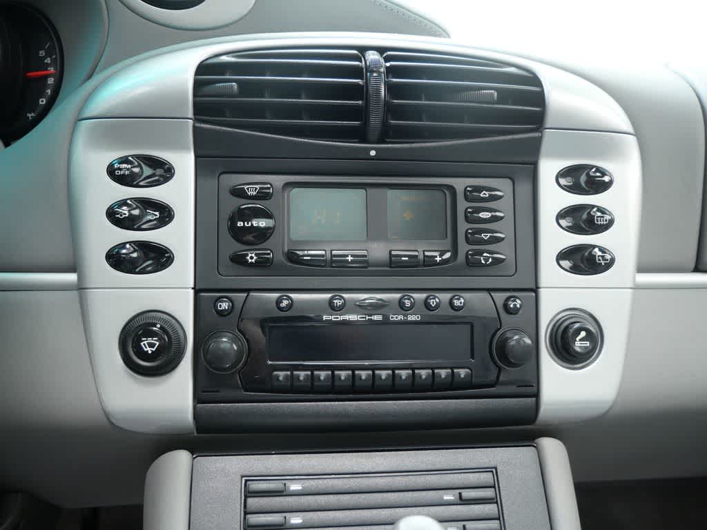 Thumbnail: 2001 Porsche 911 - 20