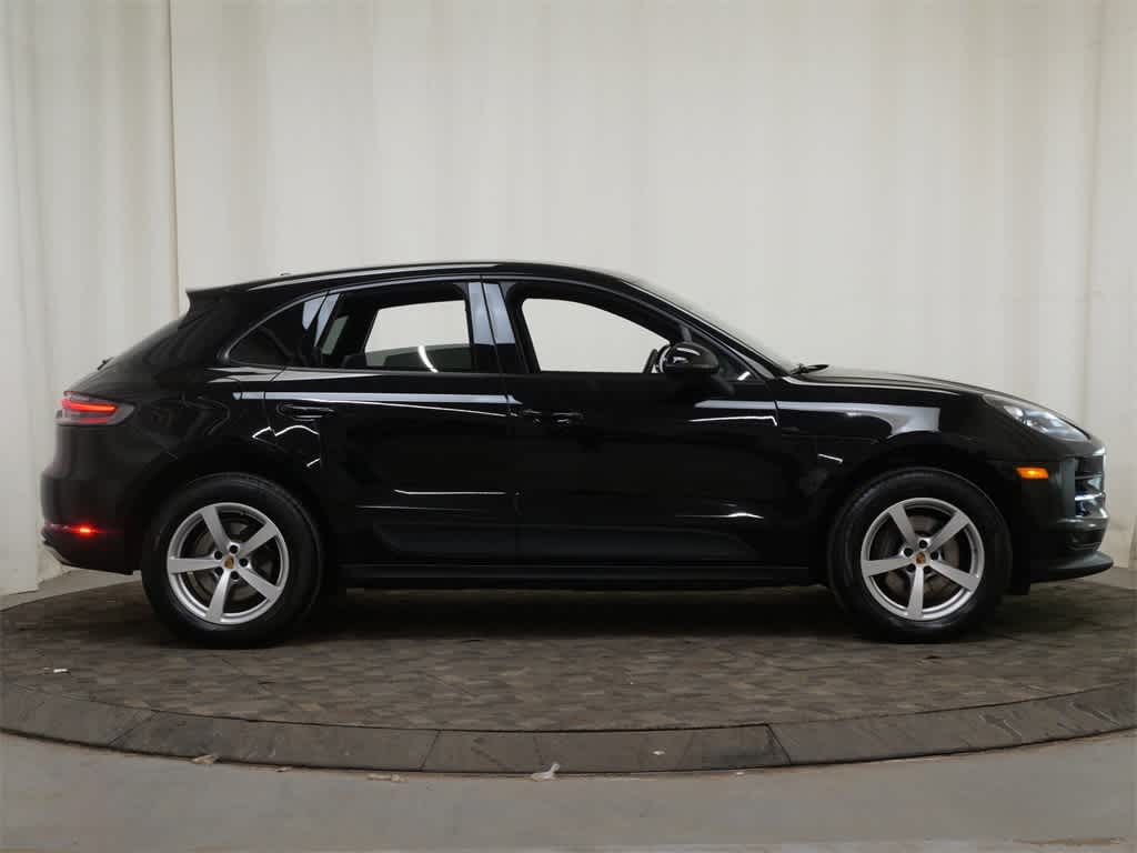 Thumbnail: 2020 Porsche Macan - 8