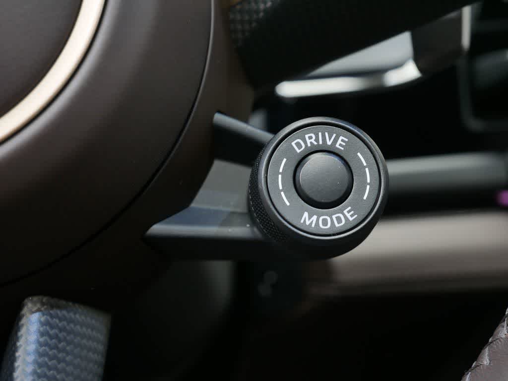 Thumbnail: 2025 Porsche Panamera - 20