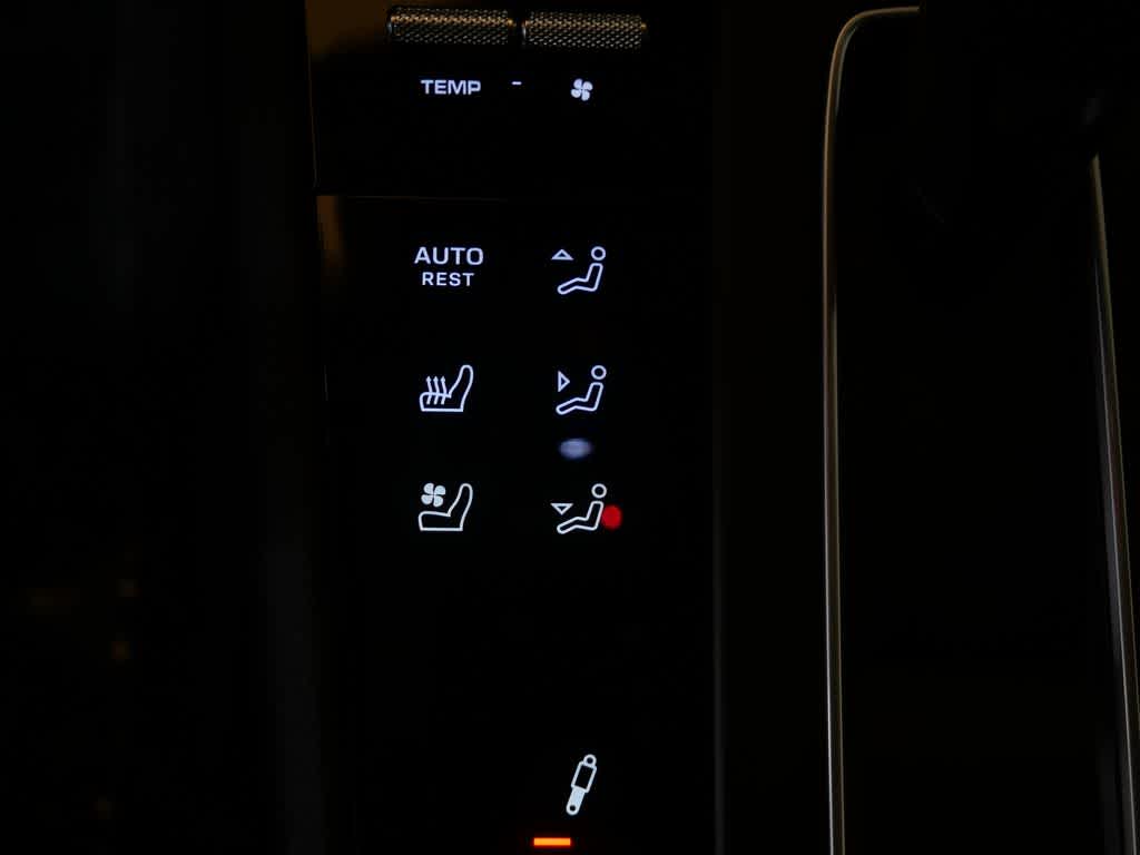 Thumbnail: 2026 Porsche Macan - 29