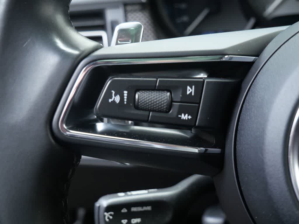 Thumbnail: 2022 Porsche Macan - 20