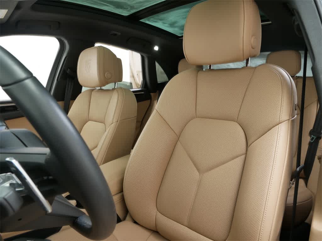 Thumbnail: 2025 Porsche Macan - 5