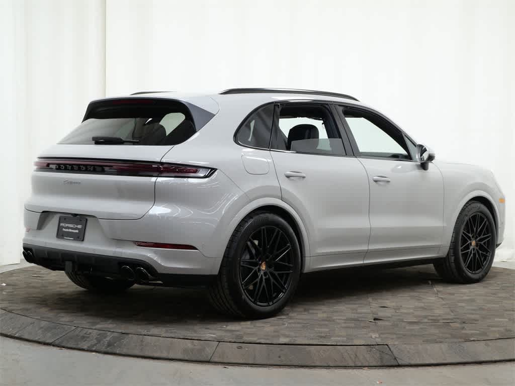 Thumbnail: 2026 Porsche Cayenne - 7