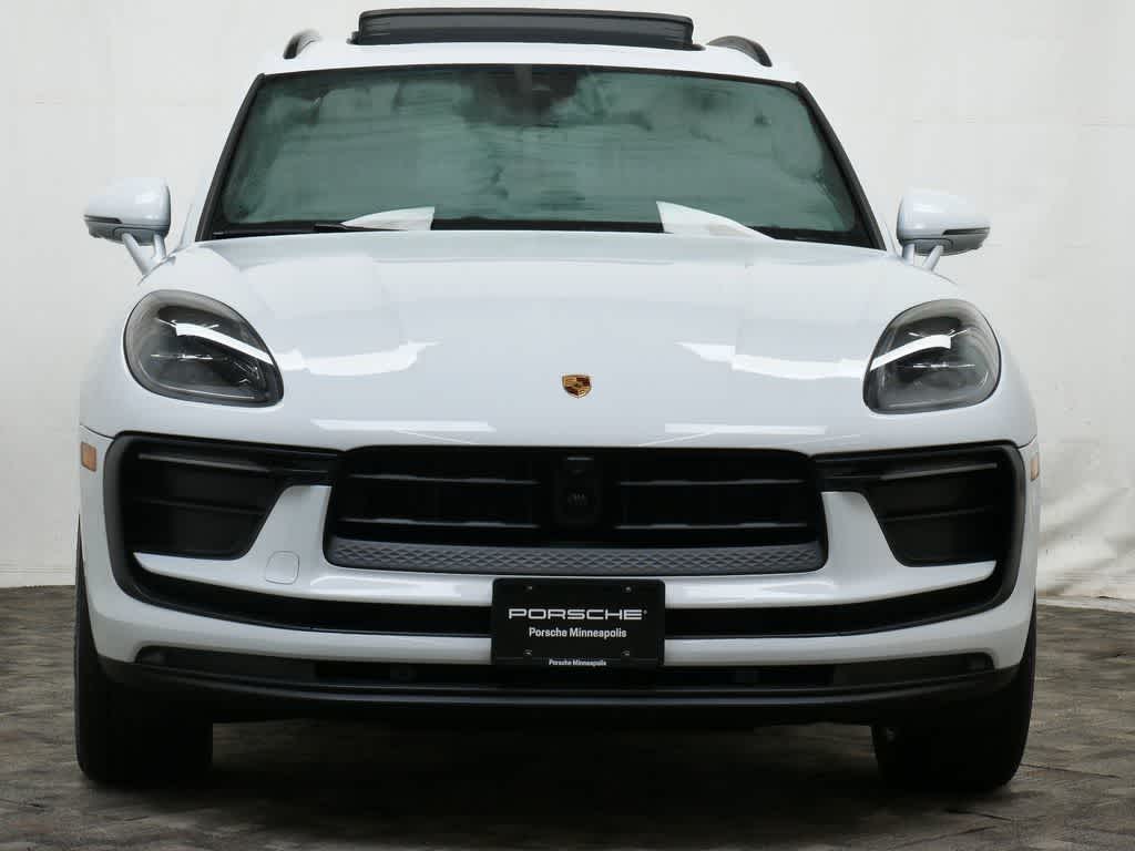 Thumbnail: 2025 Porsche Macan - 10