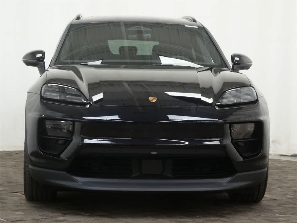 Thumbnail: 2026 Porsche Macan - 10