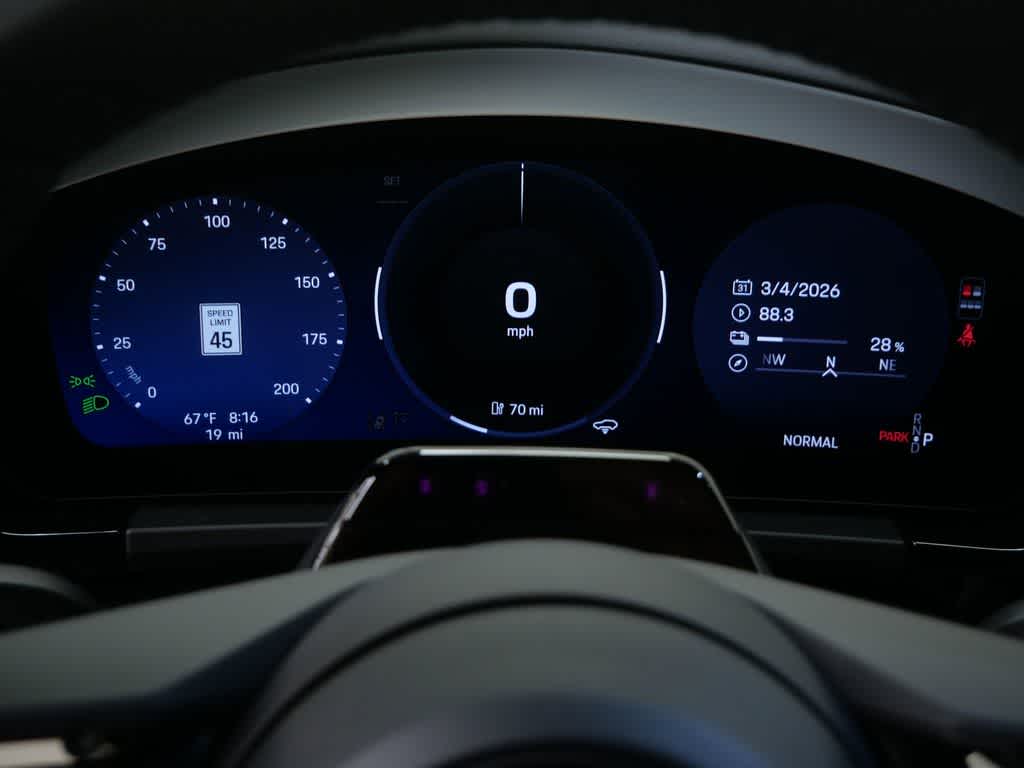 Thumbnail: 2026 Porsche Macan - 22