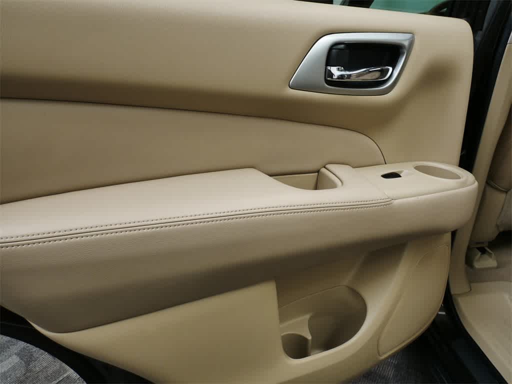 Thumbnail: 2015 Nissan Pathfinder - 14