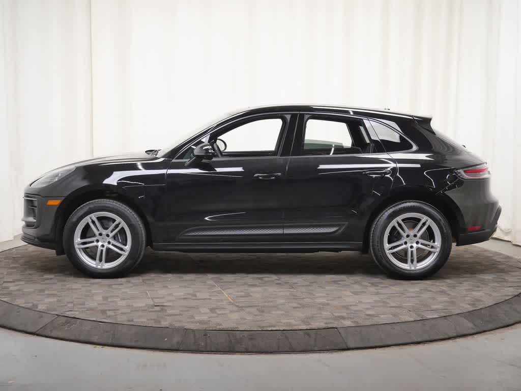 Thumbnail: 2025 Porsche Macan - 2