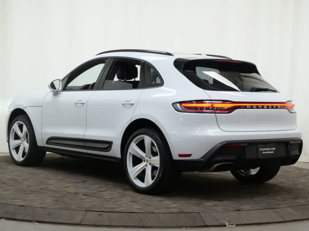 Thumbnail: 2022 Porsche Macan - 3