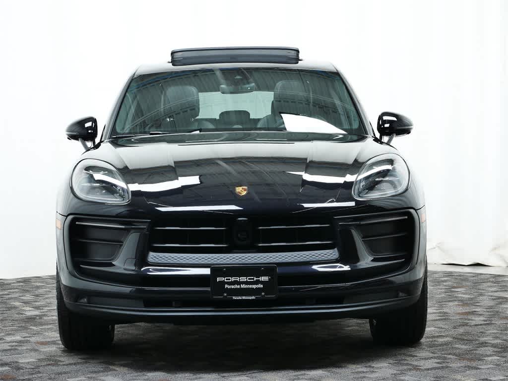 2025 Porsche Macan  10