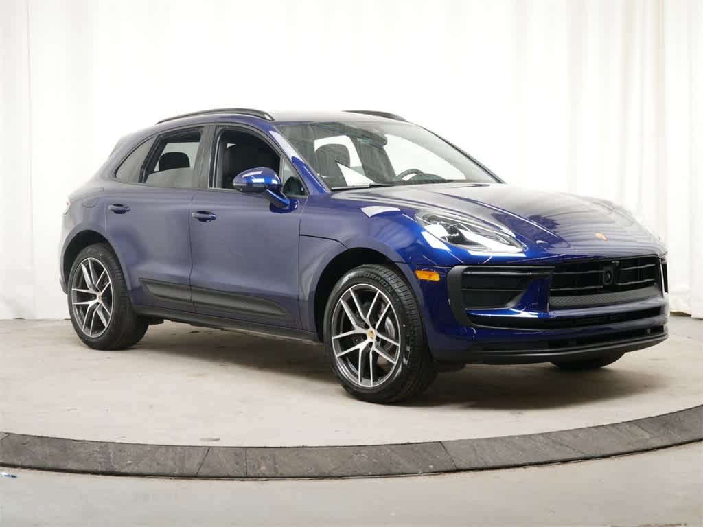 Thumbnail: 2025 Porsche Macan - 11