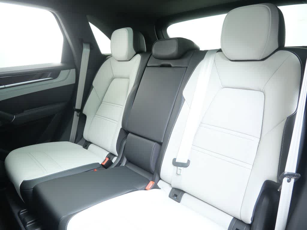 Thumbnail: 2026 Porsche Cayenne - 13