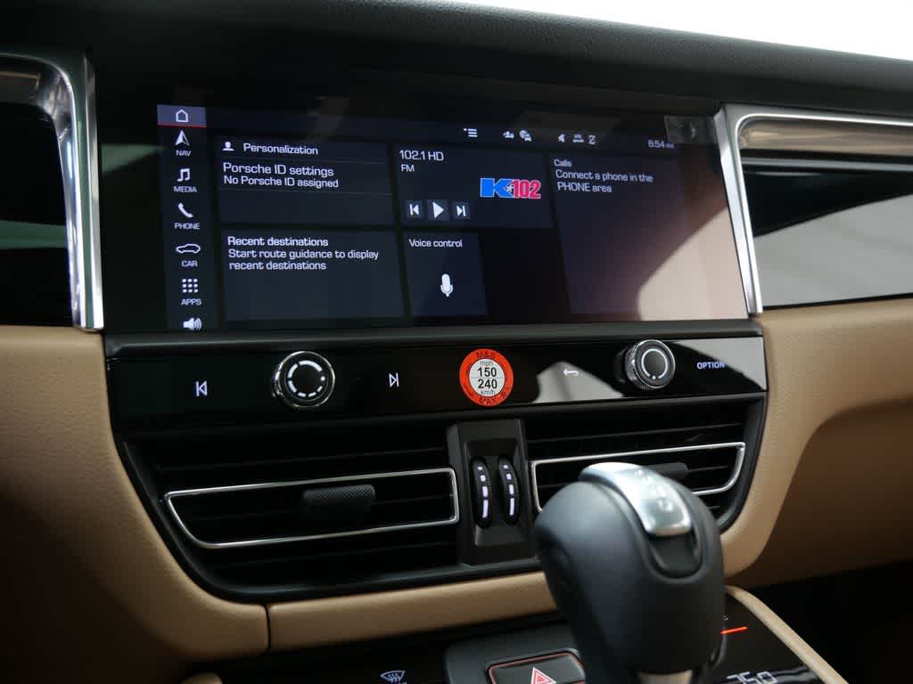 Thumbnail: 2026 Porsche Macan - 25