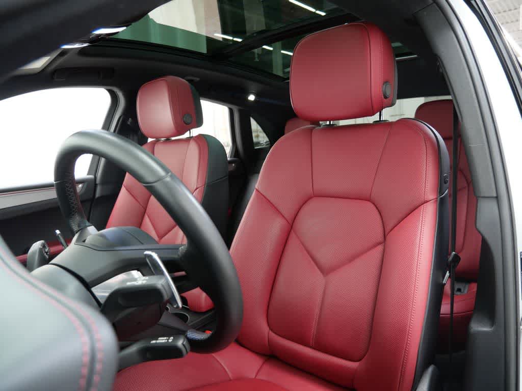 Thumbnail: 2022 Porsche Macan - 5