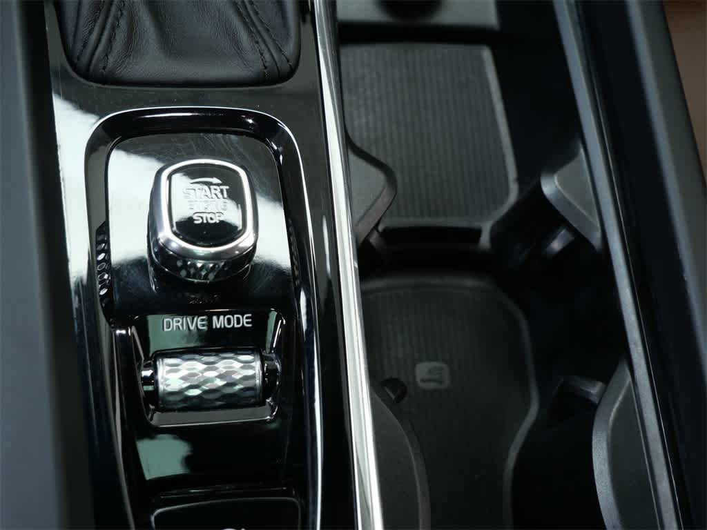 Thumbnail: 2018 Volvo XC60 - 22