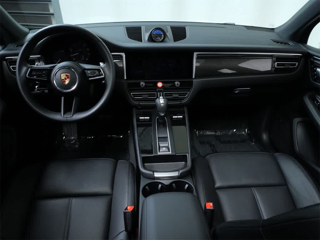 Thumbnail: 2025 Porsche Macan - 14