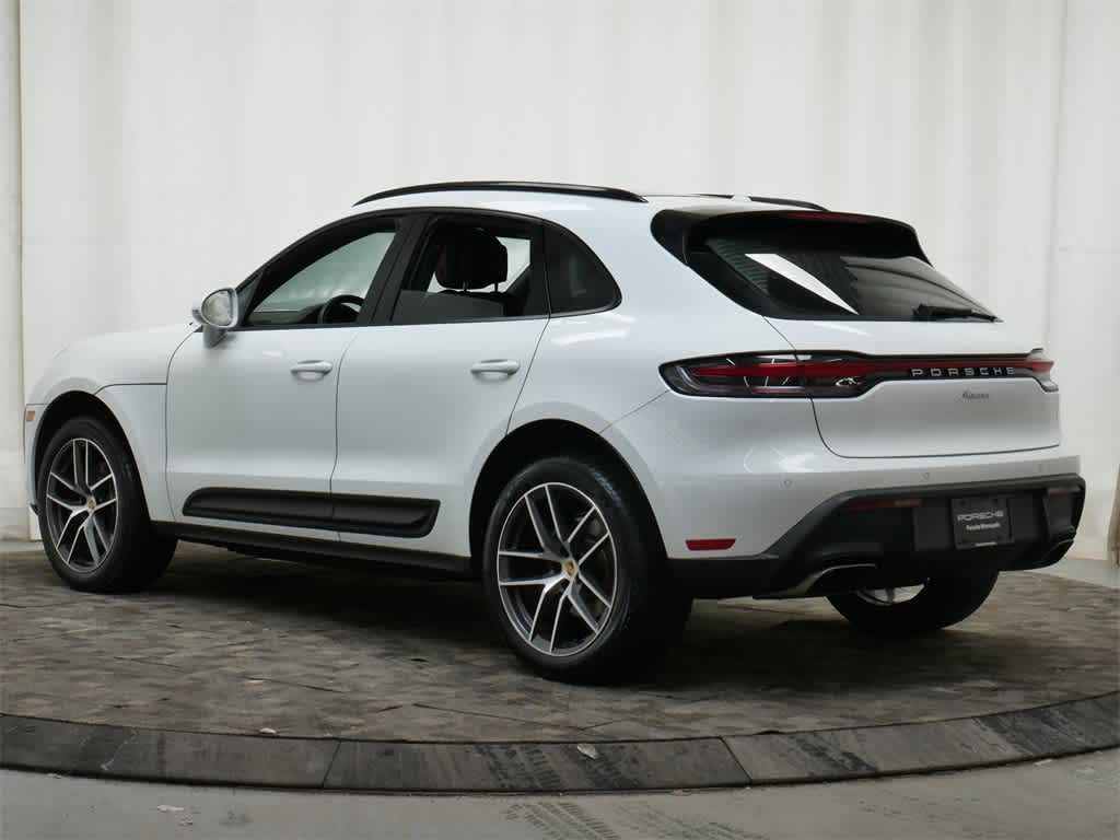 Thumbnail: 2023 Porsche Macan - 3