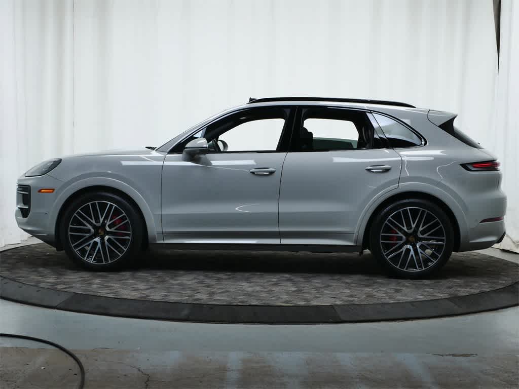 Thumbnail: 2024 Porsche Cayenne - 2