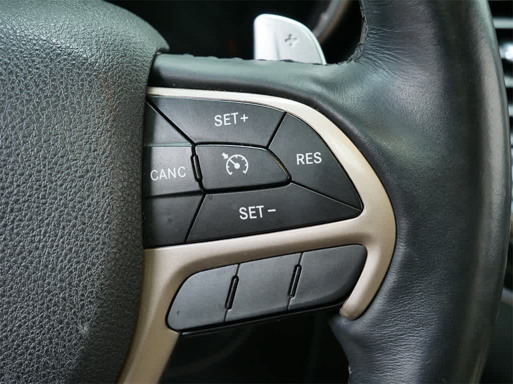 Thumbnail: 2017 Jeep Grand Cherokee - 18