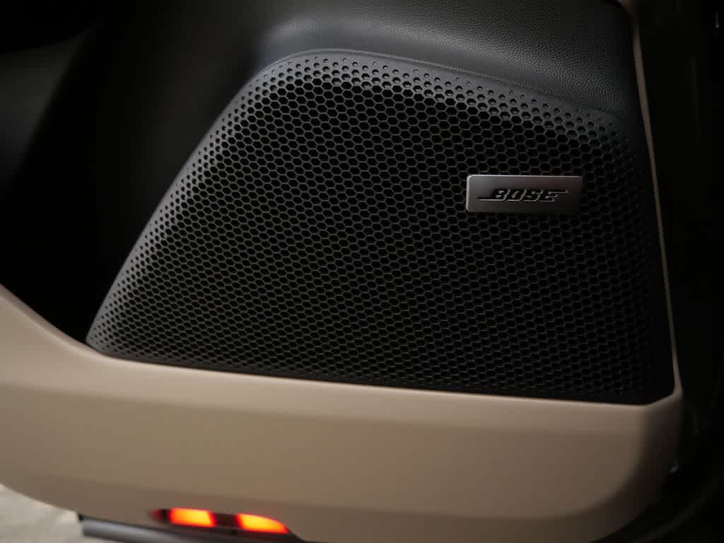 Thumbnail: 2026 Porsche Macan - 16