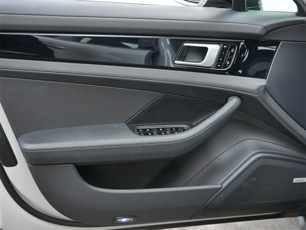 Thumbnail: 2020 Porsche Panamera - 11