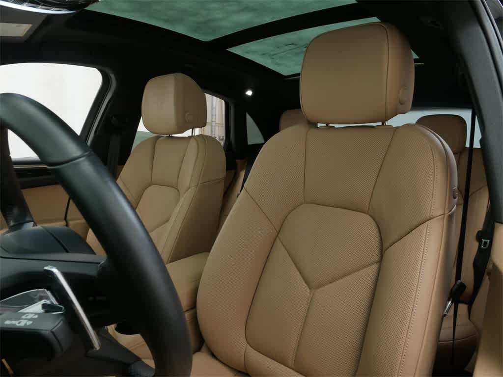 Thumbnail: 2025 Porsche Macan - 5