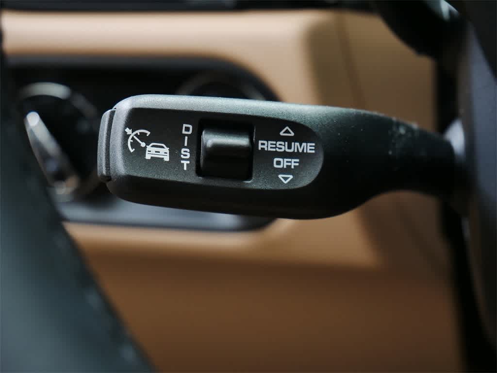 Thumbnail: 2025 Porsche Macan - 19