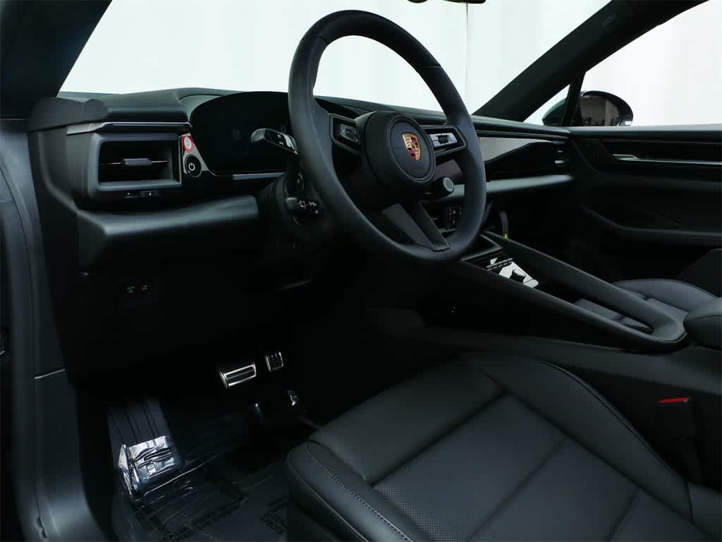 Thumbnail: 2025 Porsche Macan - 4
