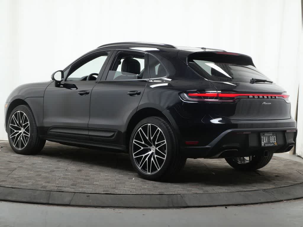 Thumbnail: 2024 Porsche Macan - 3