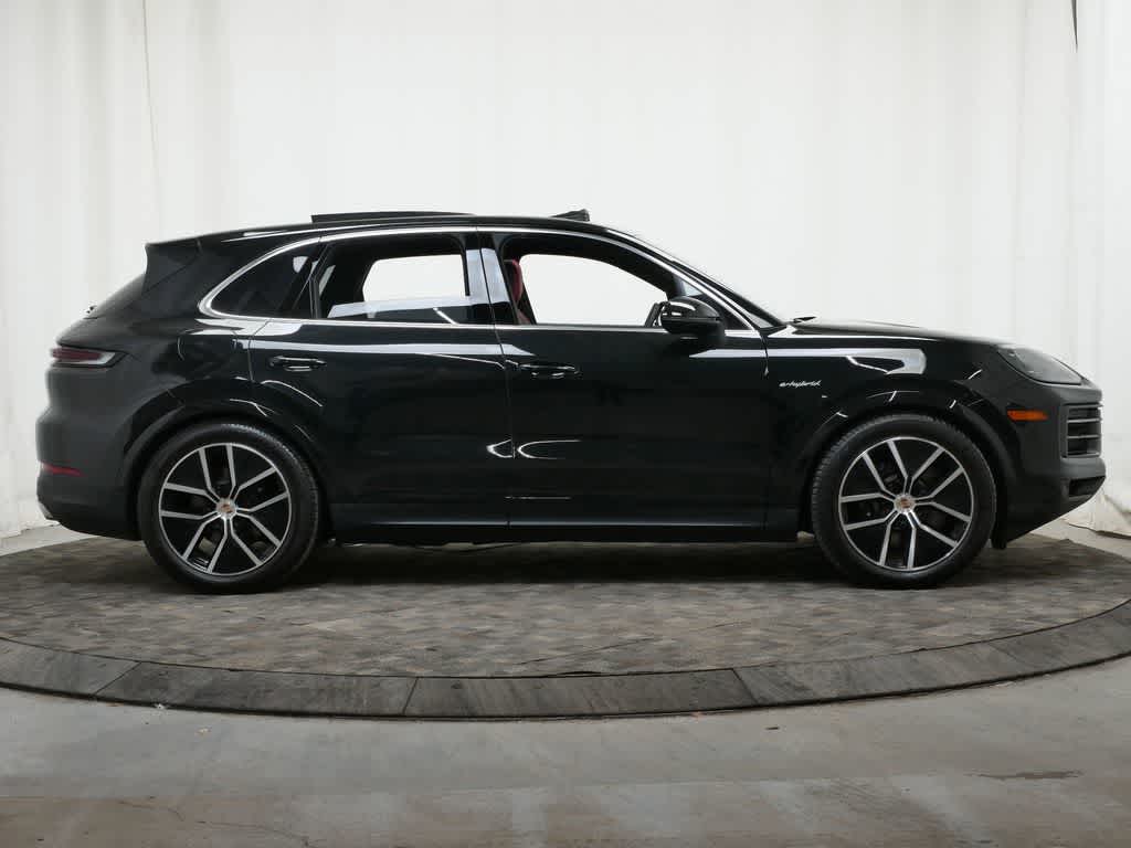 Thumbnail: 2025 Porsche Cayenne - 8