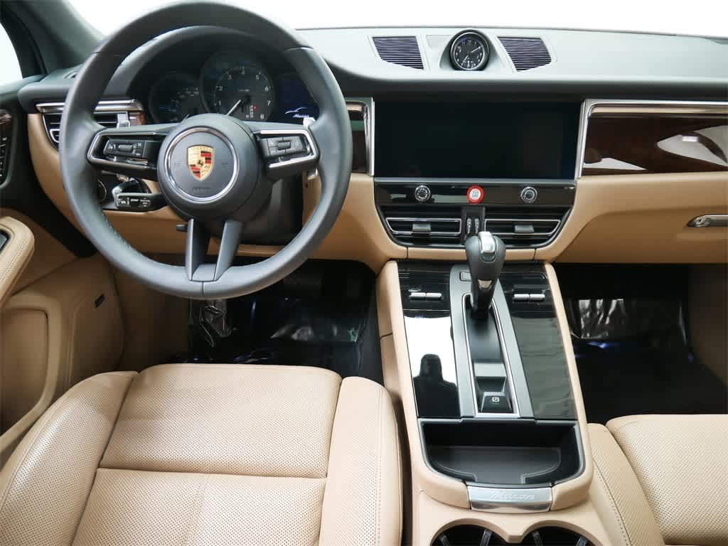 Thumbnail: 2023 Porsche Macan - 16