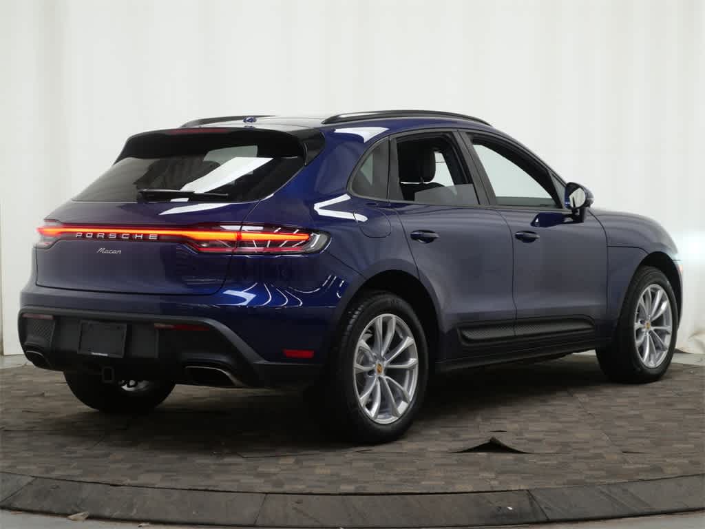 Thumbnail: 2025 Porsche Macan - 7