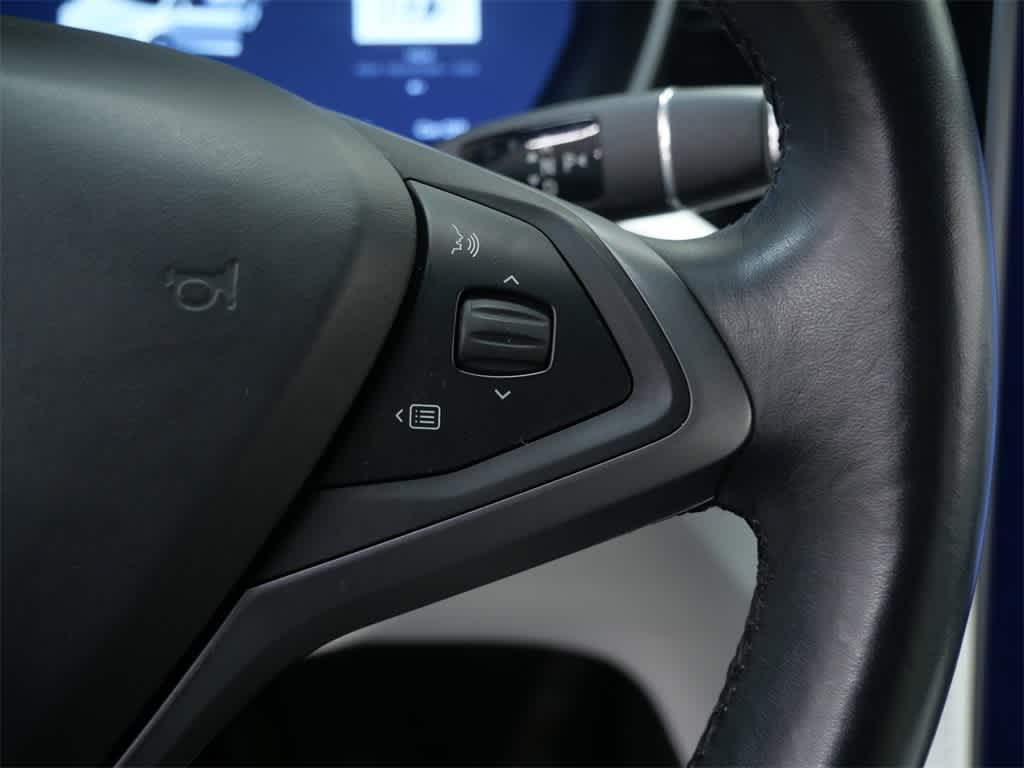 Thumbnail: 2020 Tesla Model X - 24