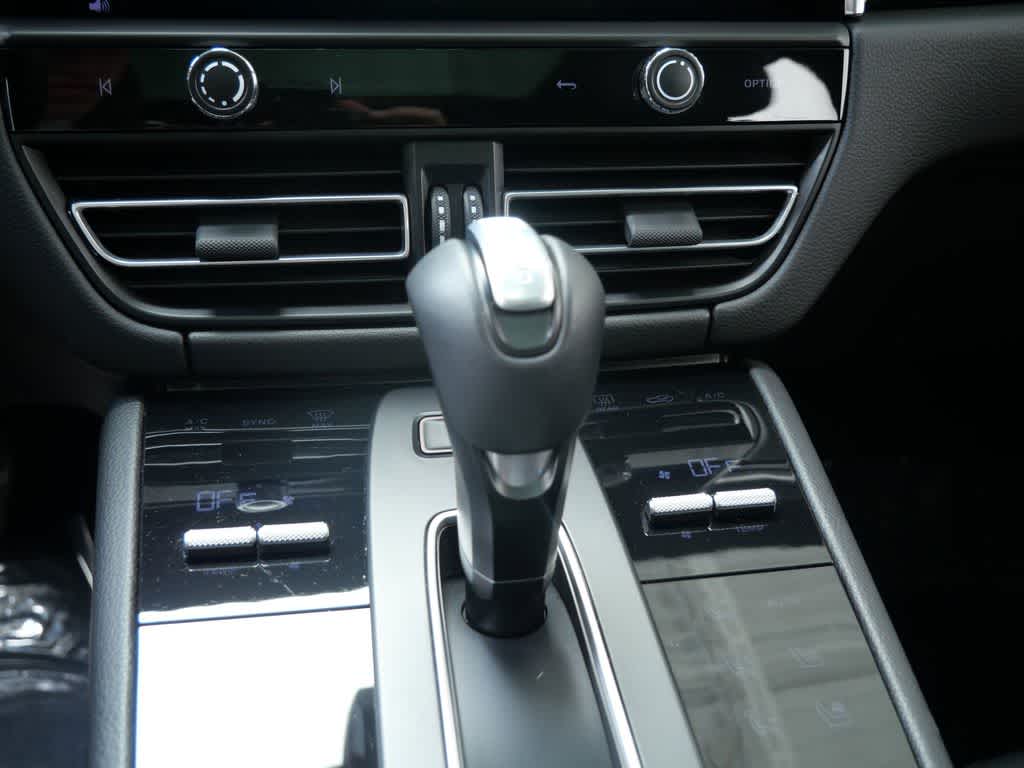 Thumbnail: 2024 Porsche Macan - 21