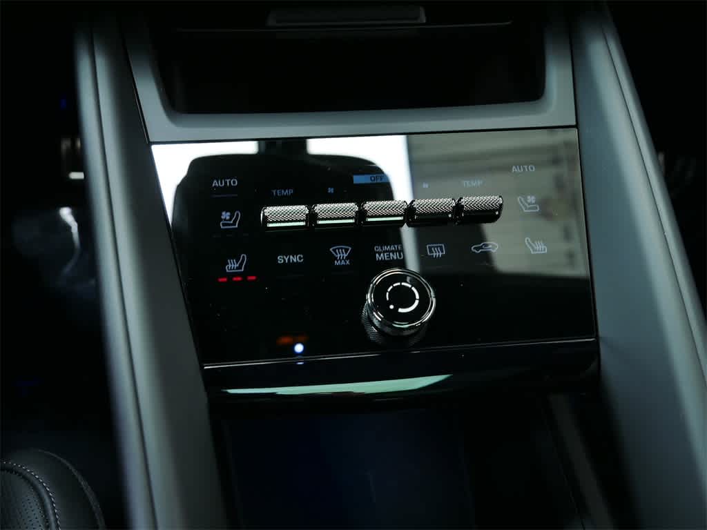 Thumbnail: 2025 Porsche Macan - 28