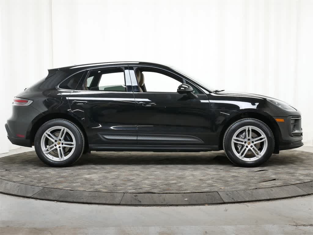 Thumbnail: 2023 Porsche Macan - 8