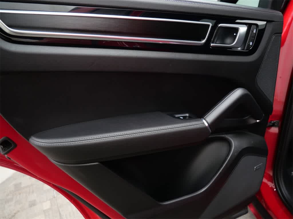 Thumbnail: 2023 Porsche Cayenne - 15