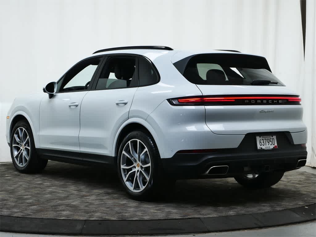 Thumbnail: 2025 Porsche Cayenne - 3