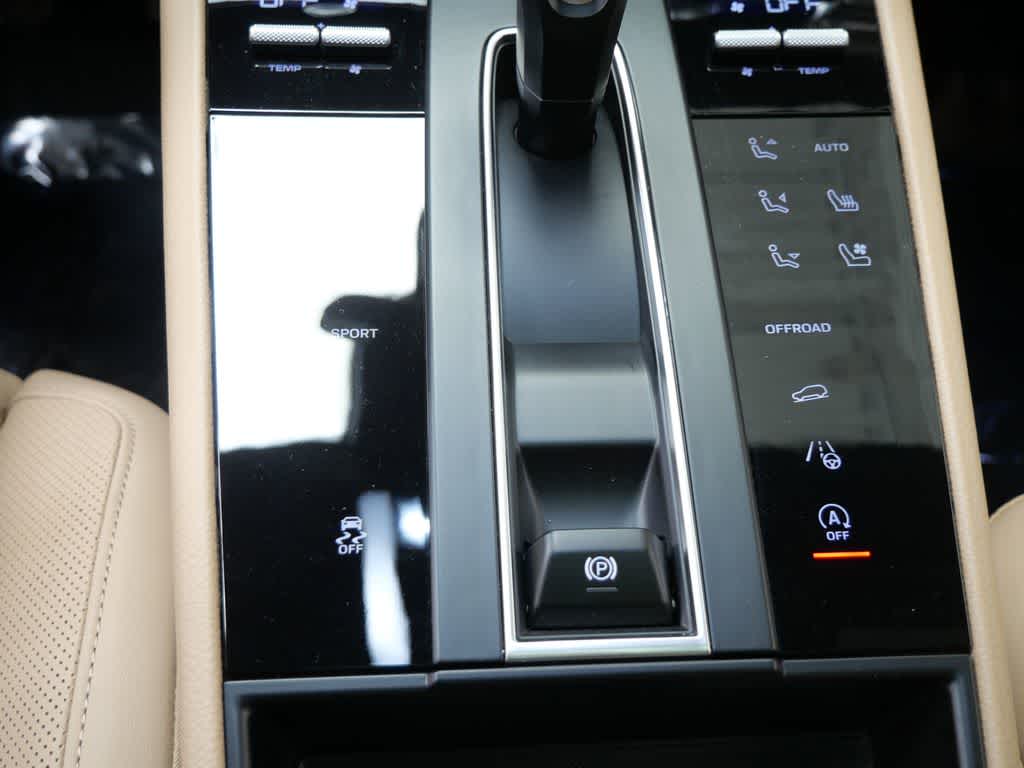 Thumbnail: 2025 Porsche Macan - 26