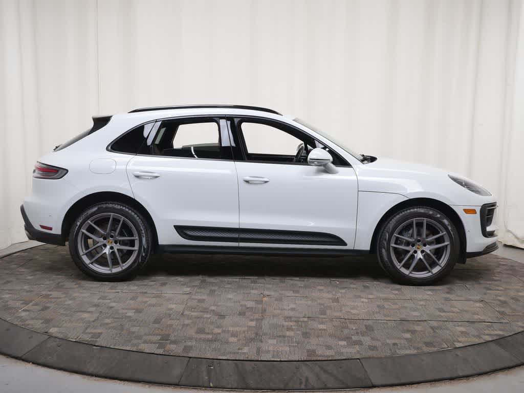 Thumbnail: 2023 Porsche Macan - 8