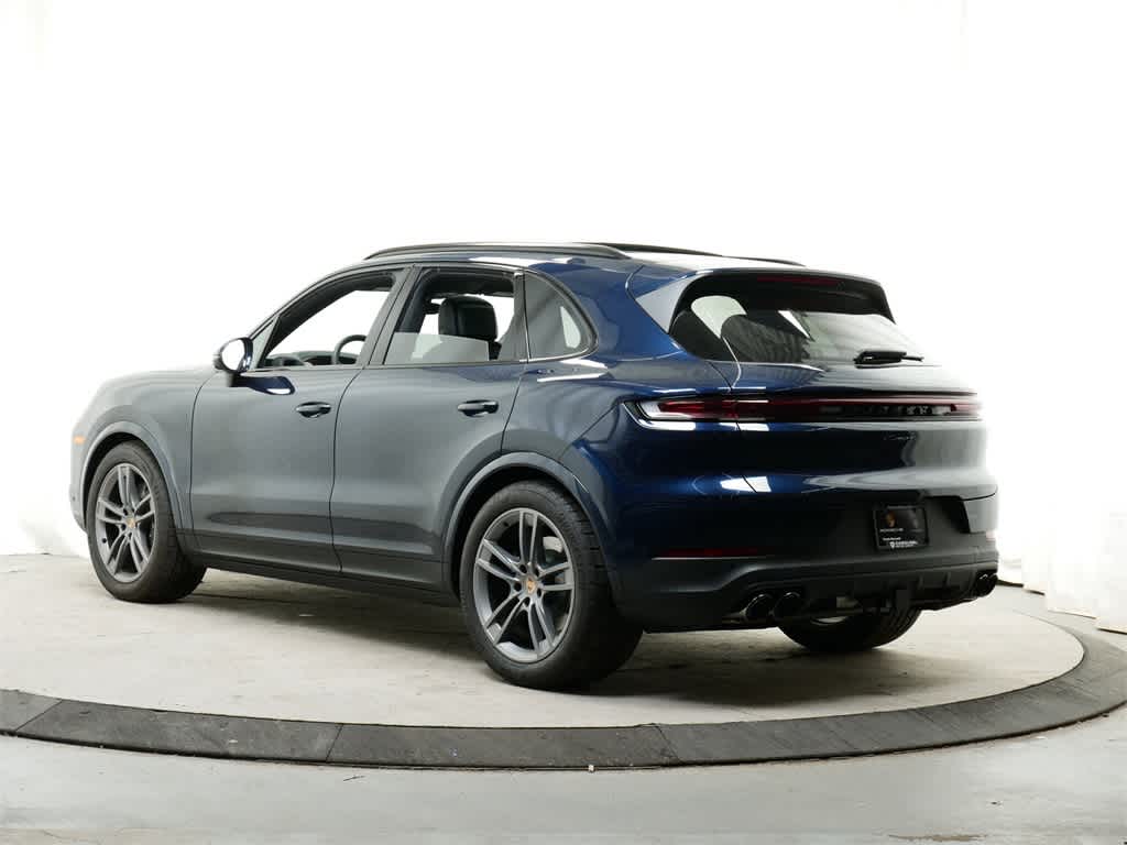 Thumbnail: 2025 Porsche Cayenne - 3