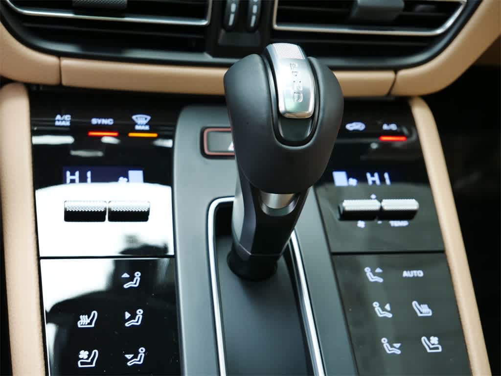 Thumbnail: 2026 Porsche Macan - 26