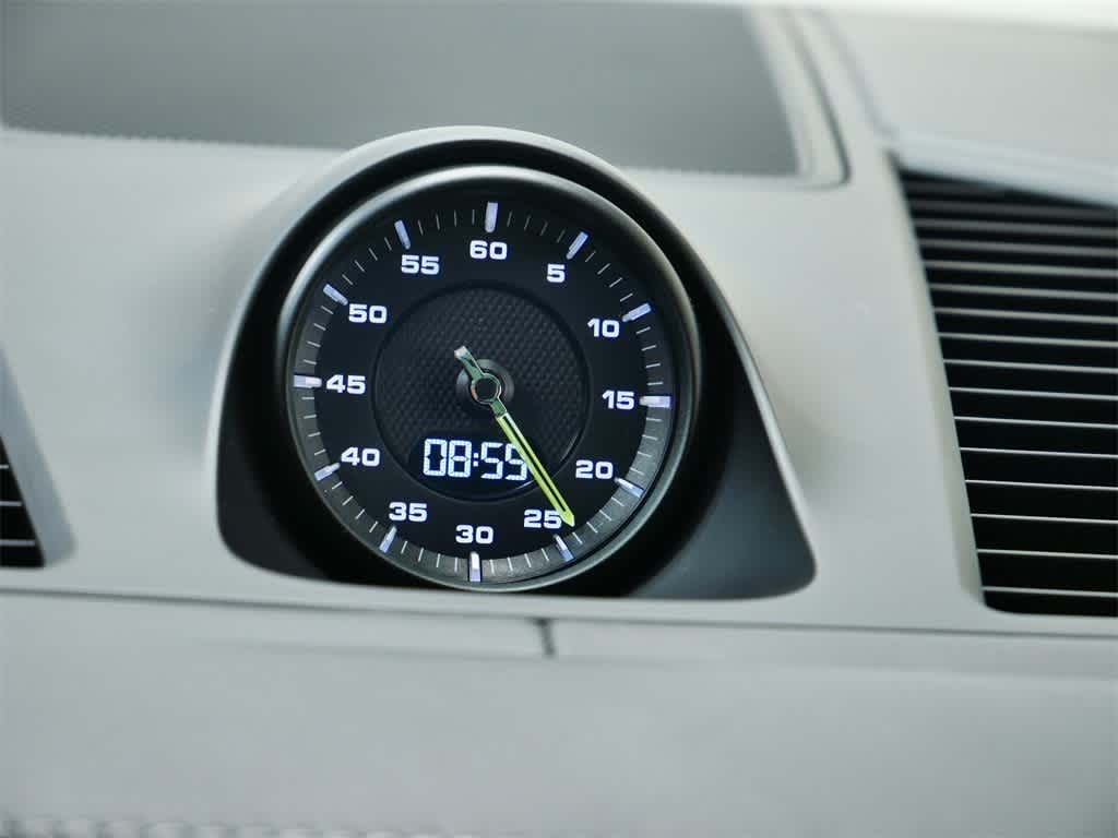 Thumbnail: 2023 Porsche Cayenne - 25