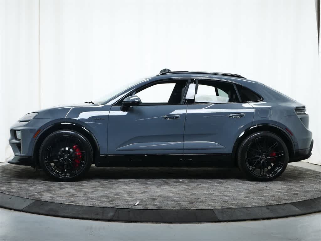 Thumbnail: 2025 Porsche Macan - 2